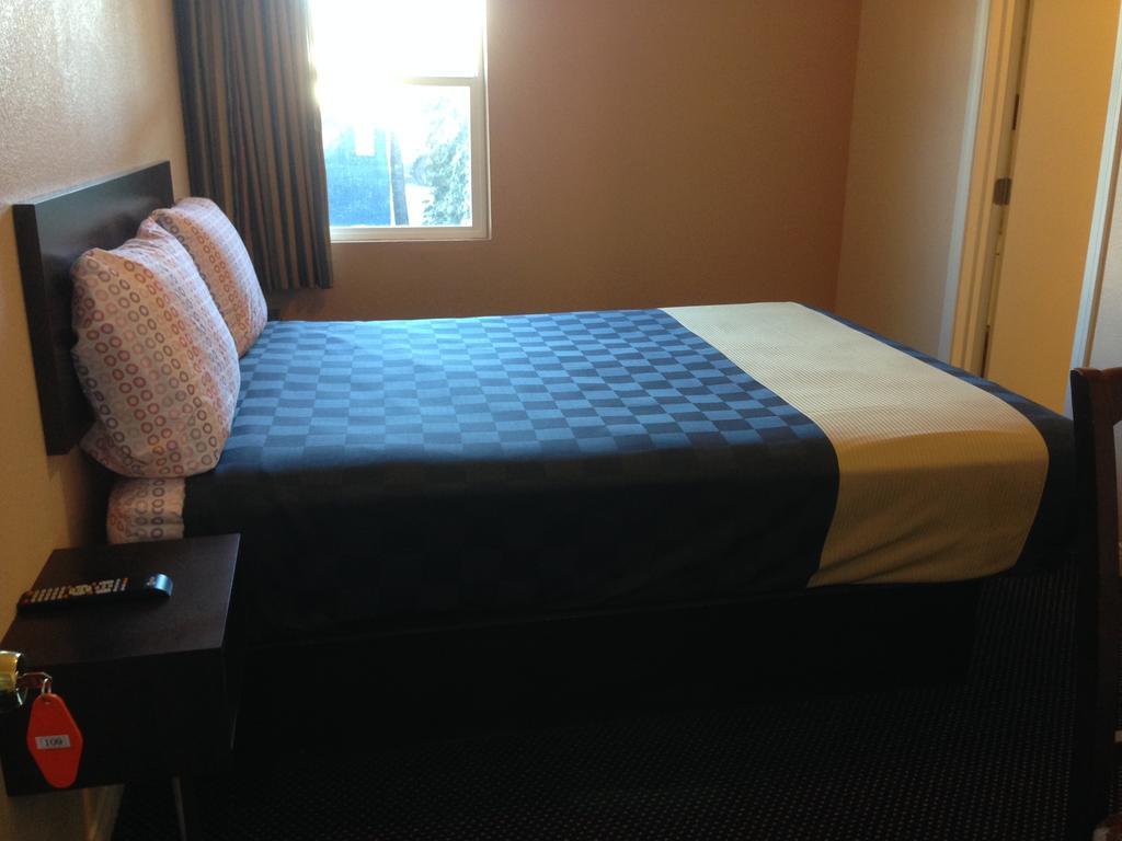 Tropicana Motel Compton Bilik gambar
