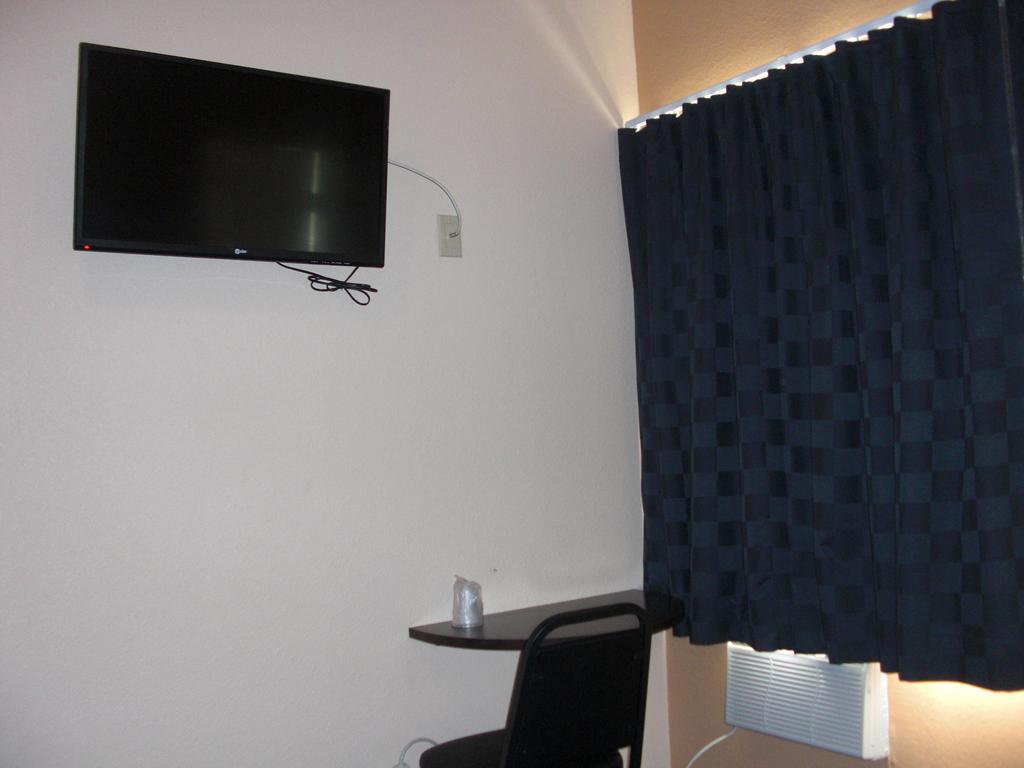 Tropicana Motel Compton Bilik gambar